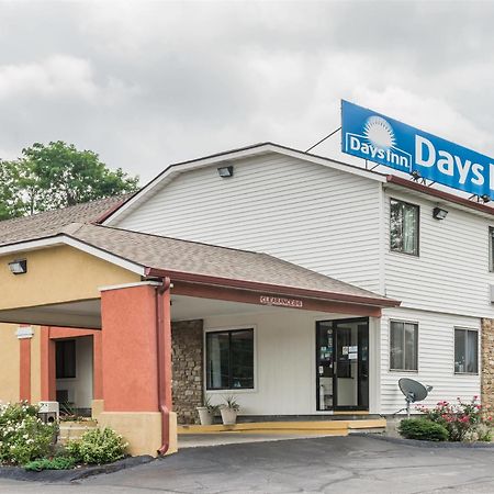 Days Inn By Wyndham Bloomington Exterior photo