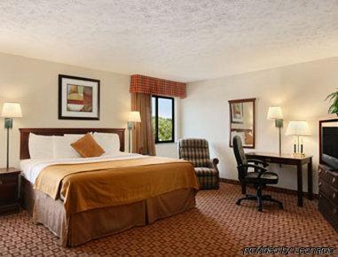 Days Inn By Wyndham Bloomington Room photo