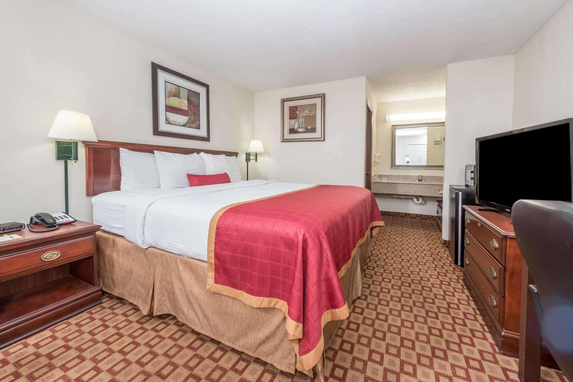 Days Inn By Wyndham Bloomington Exterior photo
